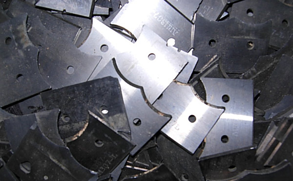 scrap carbide saw blades with a slight braze